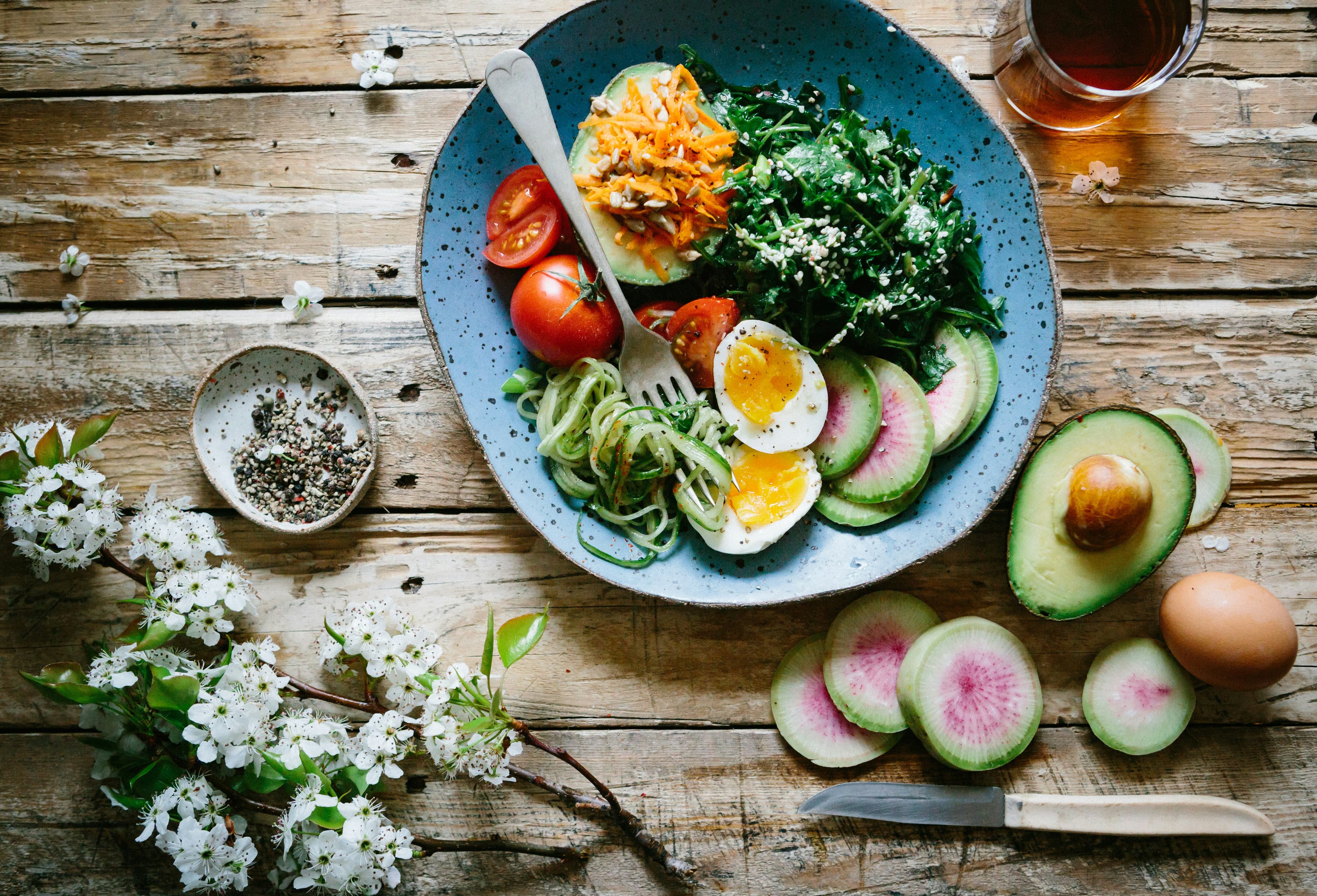 Bowl de bœuf, riz et légumes croquants